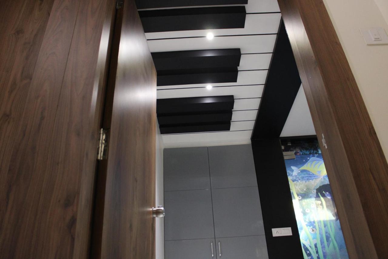 Hotel The Grand Piano - Best Business Hotel In Patan エクステリア 写真