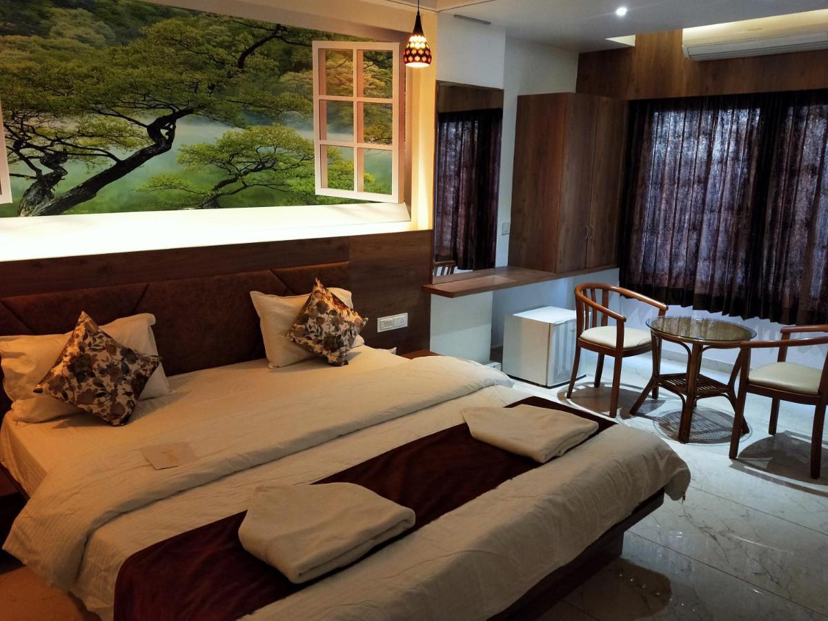 Hotel The Grand Piano - Best Business Hotel In Patan エクステリア 写真