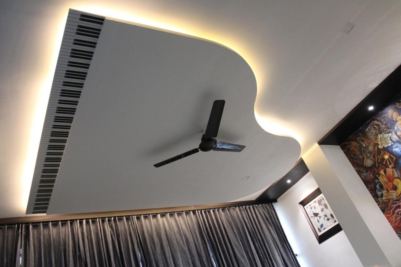 Hotel The Grand Piano - Best Business Hotel In Patan エクステリア 写真