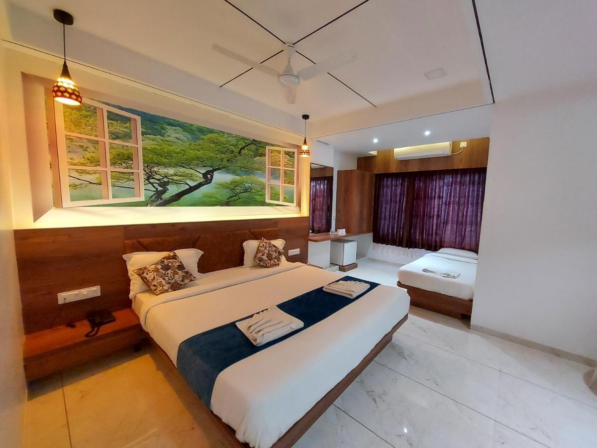 Hotel The Grand Piano - Best Business Hotel In Patan エクステリア 写真
