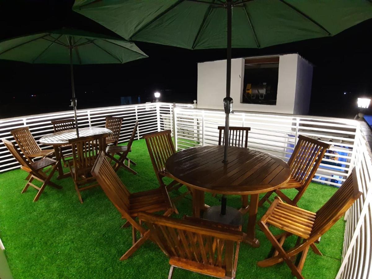 Hotel The Grand Piano - Best Business Hotel In Patan エクステリア 写真