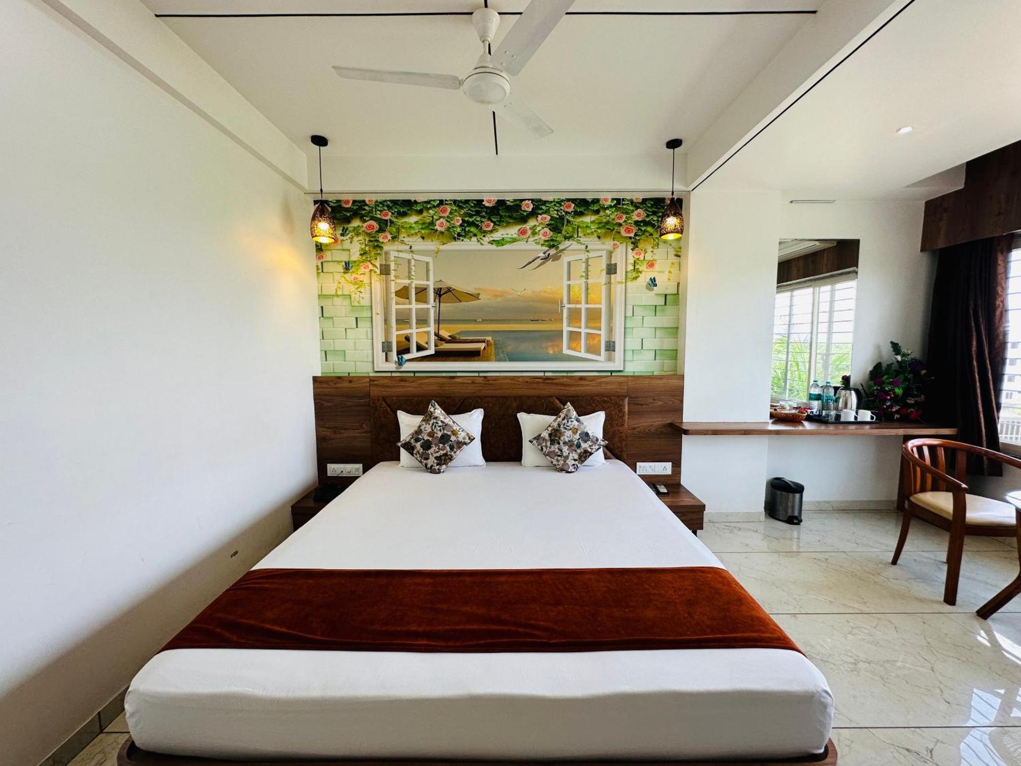 Hotel The Grand Piano - Best Business Hotel In Patan エクステリア 写真