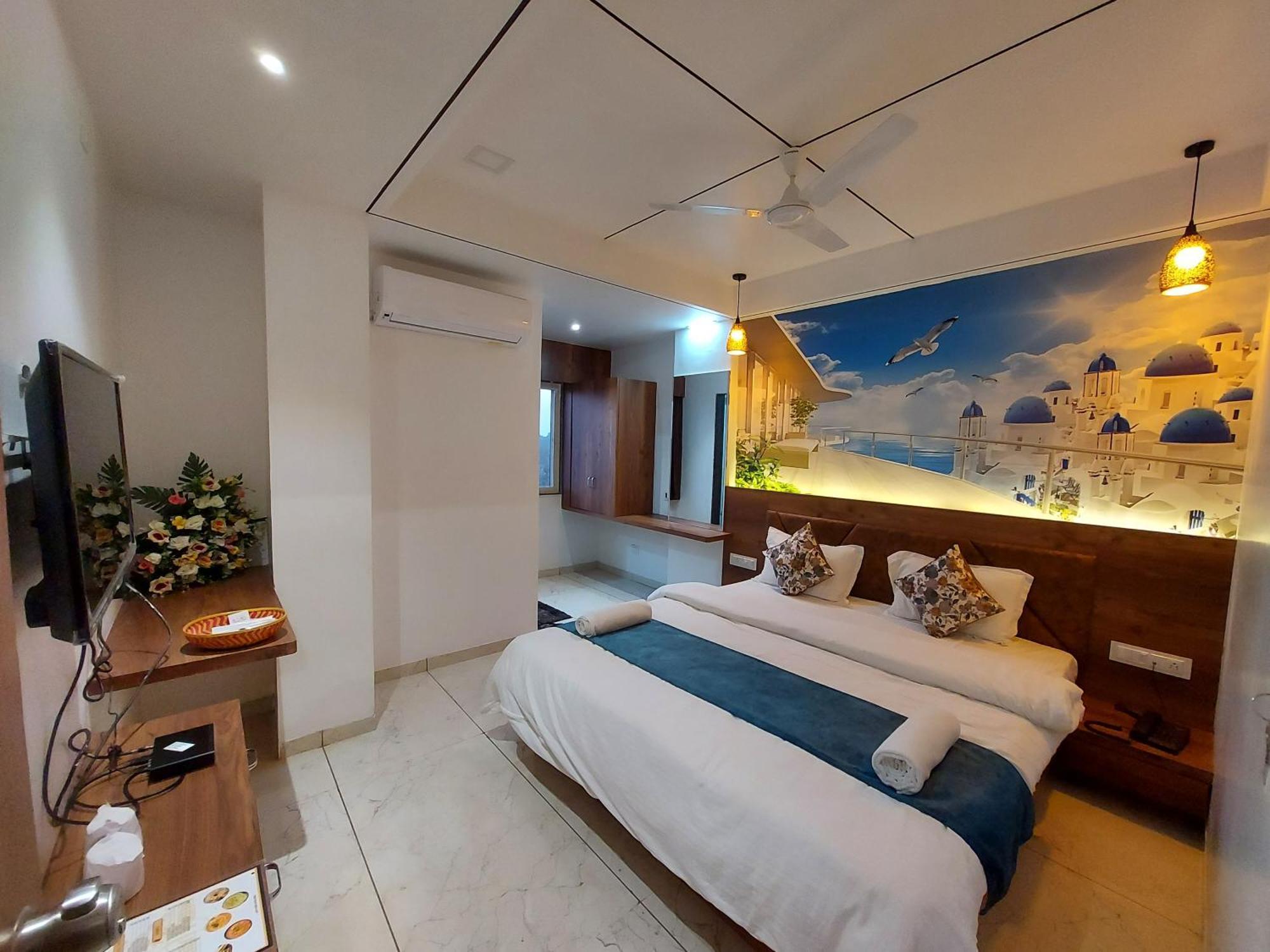 Hotel The Grand Piano - Best Business Hotel In Patan エクステリア 写真